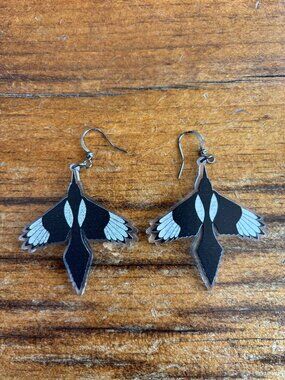 FlyingMapie earrings "Emergence" - Indigenous designed, made by Eight Generation